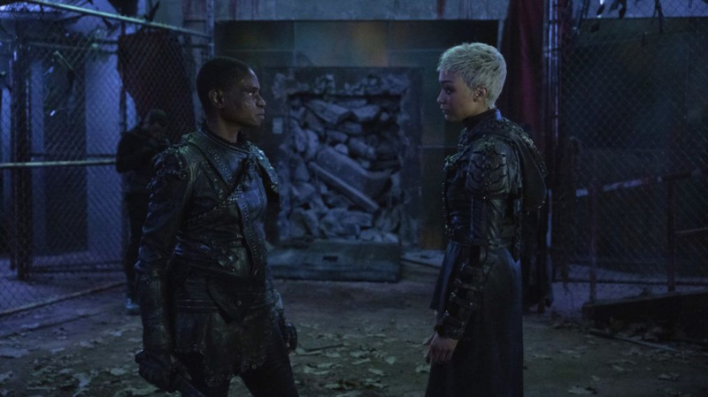die 100 715 das sterben des lichts adina porter indra tati gabrielle gaia