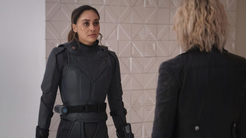 100 -serien finalen the last war raven lindsey morgan
