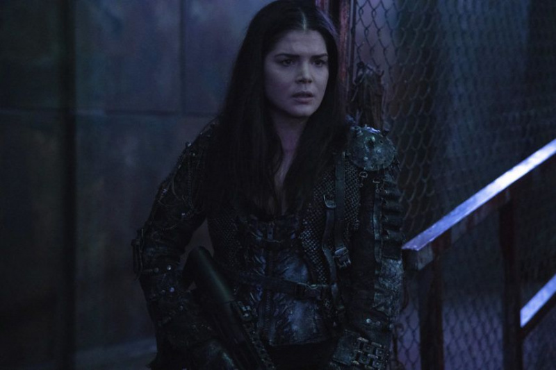 100 715 döende av den ljusa octavia blake marie avgeropoulos