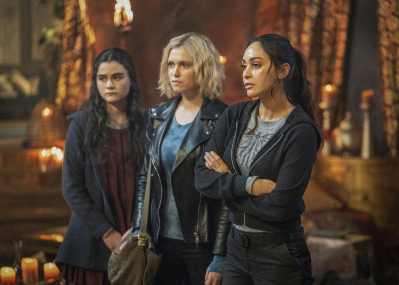 100 sezon 7 odcinek 13 krwawy olbrzym clarke raven emori zrobił eliza taylor lindsey morgan