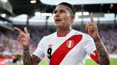 Paolo Guerrero Peru vs. Dania Puchar Świata grupa C