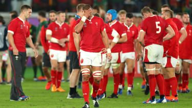 Jucătorul din Țara Galilor Aaron Shingler reacționează după înfrângerea în semifinală împotriva Africii de Sud