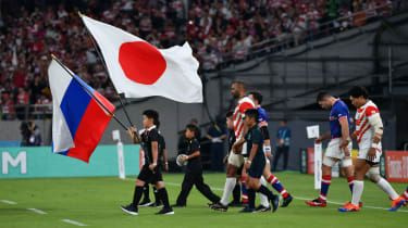Värdnationen Japan slog Ryssland med 30-10 i den första matchen