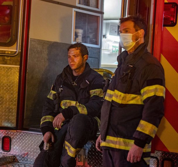 Oliver Stark Peter Krause 911 Sesong 4, episode 5 Buck Bobby