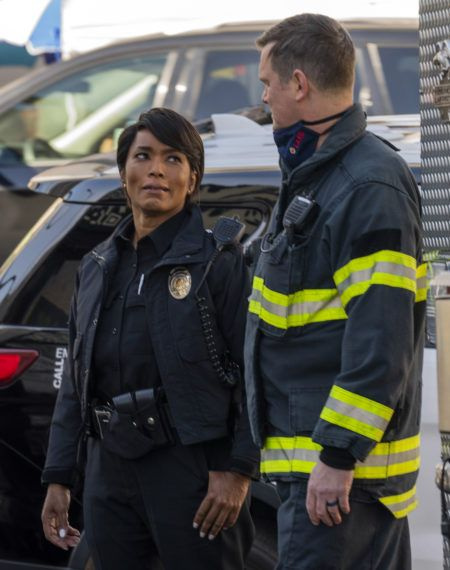 911 Sezon 4 Odcinek 6 Atena Bobby