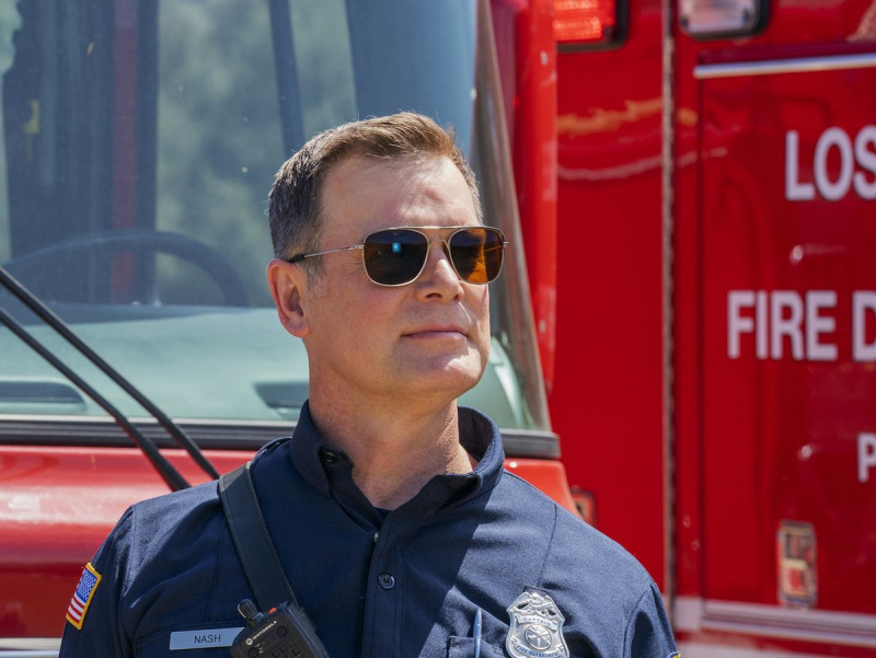 911 Sezon 4 Odcinek 12 Bobby Peter Krause