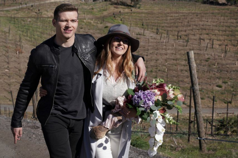 9-1-1: L-R: Connie Britton and Oliver Stark in the all-new “Trapped” episode of 9-1-1 airing Wednesday, March 14 (9:00-10:00 PM ET/PT) on FOX.CR: Michael Becker / FOX. 2018 / FOX Broadcasting.
