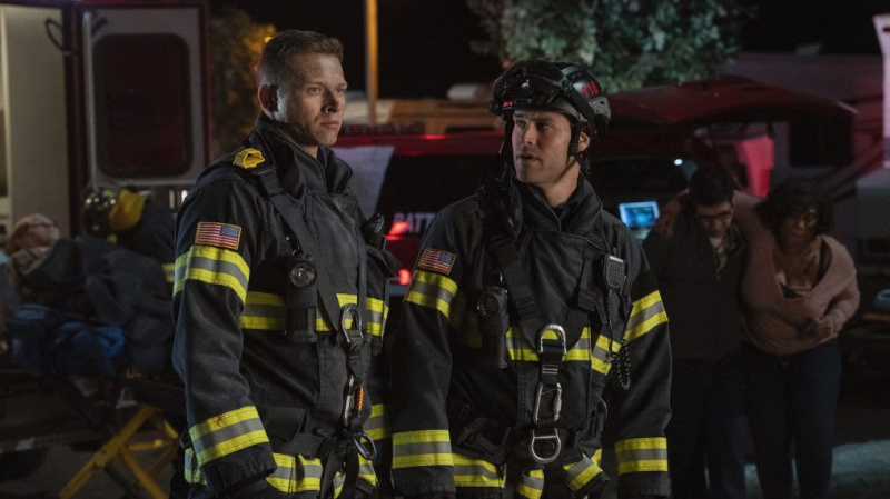 Ryan Guzman si scusa come Costars '9-1-1' sbatte la sua difesa contro insulti razziali