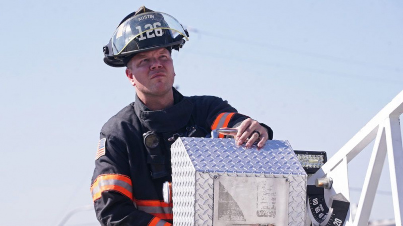 Jim Parrack 911 Lone Star Sezon 2 Odcinek 2 Judd