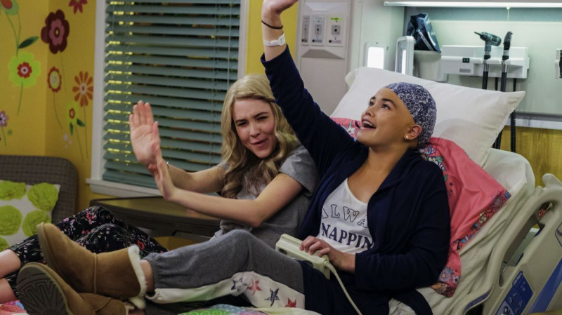 Netflix 'Alexa & Katie' kastade på att hantera cancer, gymnasiet och kvinnlig vänskap