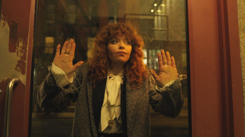 Natasha Lyonne Russische Puppe Nadia