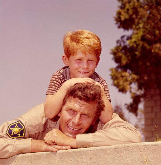 Andy Griffith rodo roną Howardą