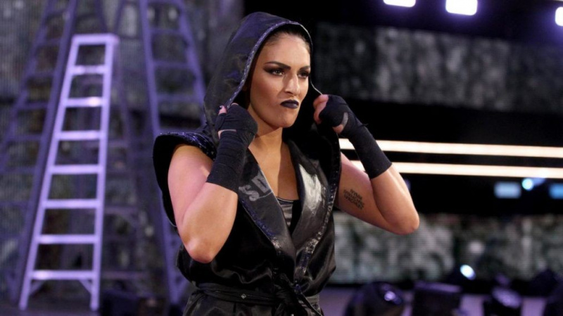 WWE „SmackDown“ „Breakout“ Sonya Deville nori būti kita „Batwoman“