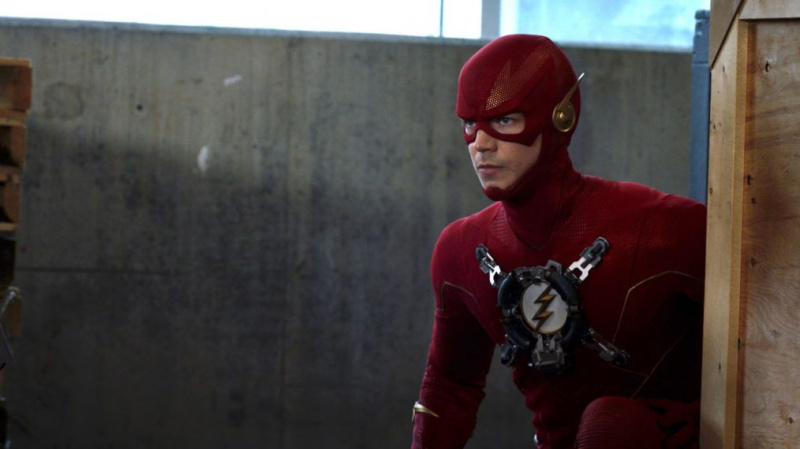 Anteprima di 'The Flash': Grant Gustin avverte che 'le cose crollano' una volta che il Mirrorverse si incrina