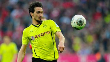 Arsenal utmanar Man Utd för Hummels men inte Di Maria