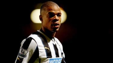 Arsenal bojuje s Bayernem o Remyho, protože Wenger jde po Benderovi