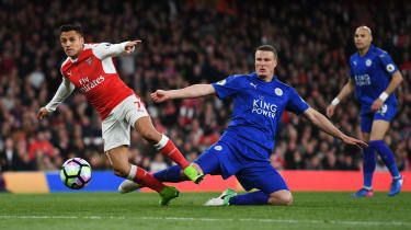 Le top quatre est encore loin alors qu'Arsenal boitant devant Leicester