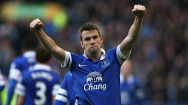 Arsenal vil have Seamus Coleman som manden til at erstatte Sagna