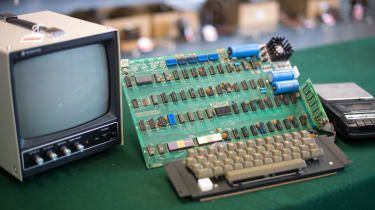 Computerul Apple 1 de epocă se pregătește să scoată la licitație 300.000 USD