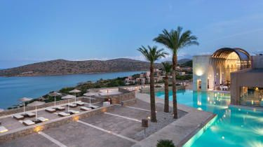 269 ​​_-_ arsenali_lounge_overview.jpg