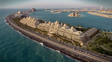 Recenzie hotel Emerald Palace Kempinski Dubai: Versailles pe plajă