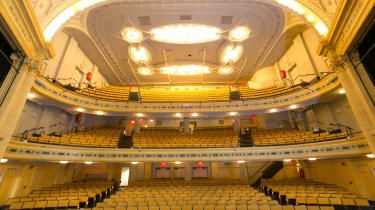 Hudson Theatre: Najstaršie divadlo v New Yorku vzkriesené