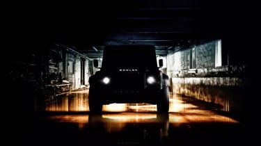„Bowler“ pristato agresyvų „Land Rover Defender“ automobilį
