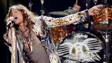 Aerosmith „a câștigat mai mult” din Guitar Hero decât din albume