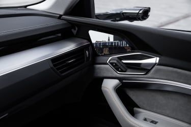 Interiorul prototipului Audi e-tron