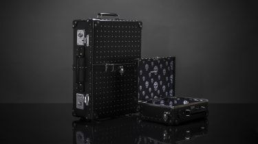 In het beste geval: Globe-Trotter en Alexander McQueen