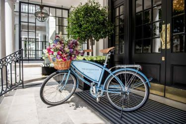 Pashley bicykel pri vchode do hotela Kensington