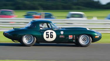 Ægte nuance: British Racing Green
