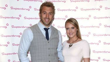 LONDEN, ENGELAND - 23 APRIL: Chris Robshaw en Camilla Kerslake wonen de viering van de 50e verjaardag van Superdrug bij in One Marylebone op 23 april 2014 in Londen, Engeland. (Foto door Tim P. Whitby/Ge