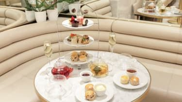 Bloomin’ Brilliant Afternoon Tea at Royal Lancaster London recenze
