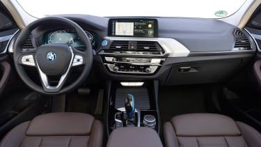 Fotografie interioară a BMW iX3