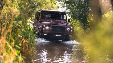 Twisted: Defenderul Landrover care refuză să moară
