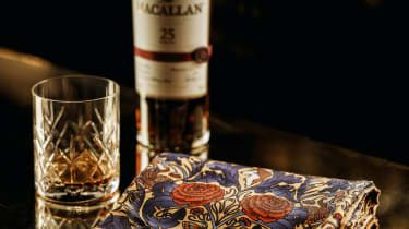 Ako zladiť nákrčník s vašou whisky