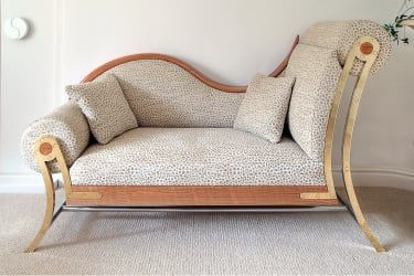 Asymetryczna sofa z wzorem popcornu