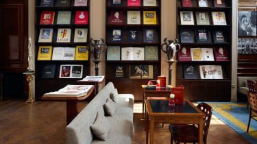Maison Assouline: trotsar konventioner i ett tempel av god smak