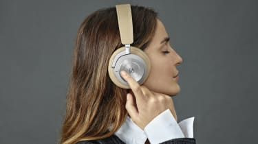 Finjustering: Bang & Olufsens lyxiga H8i och H9i hörlurar