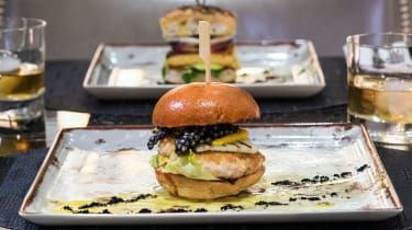 Turiet foie gras: Londonas izsmalcināto burgeru pieredze