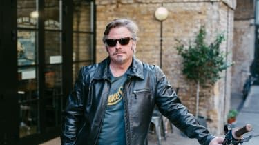 Biker groove: Charley Boorman op The Bike Shed