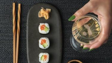 Sushi a šampanské