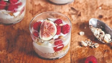 Recept att göra med barn: Havre- och fruktmüsli över natten