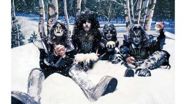 np-press-6-kiss.jpg