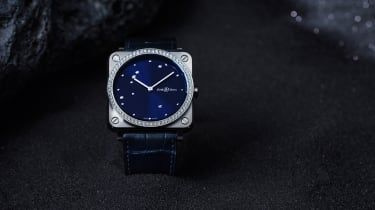 Bell & Ross voit les stars avec une nouvelle montre pour femme