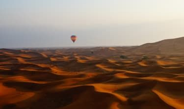 (c) Gareth Lowndes, Nueva Zelanda, Entrada, Categoría de viajes, Concurso abierto, 2015 Sony World Photography Awards Título de la imagen: Desert Dawn Descripción de la imagen: Aproximadamente 30 minutos después del amanecer, un calor