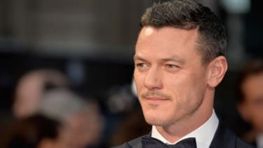 LONDON, ENGLAND - 03. APRIL: Luke Evans deltager i Olivier Awards med Mastercard i The Royal Opera House den 3. april 2016 i London, England.(Foto af Anthony Harvey/Getty Images)