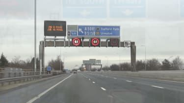 In november test digitale verkeersborden in auto's