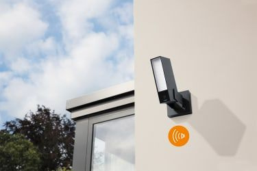 Netatmo Smart Alarm System monteret på husets ydervæg